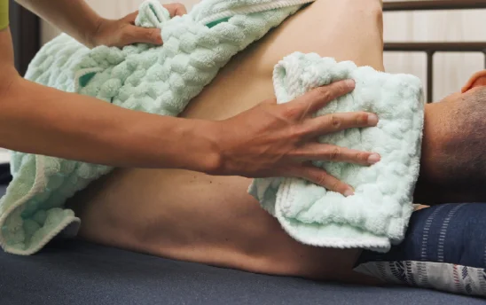 食事・入浴・排泄などの身体介護イメージ